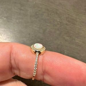 Nice opal gold ring 10k